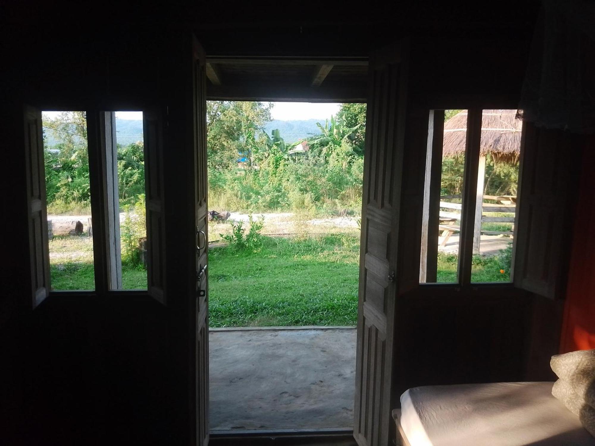 Shanta Ghar A Rustic Guesthouse Chitwan Dış mekan fotoğraf