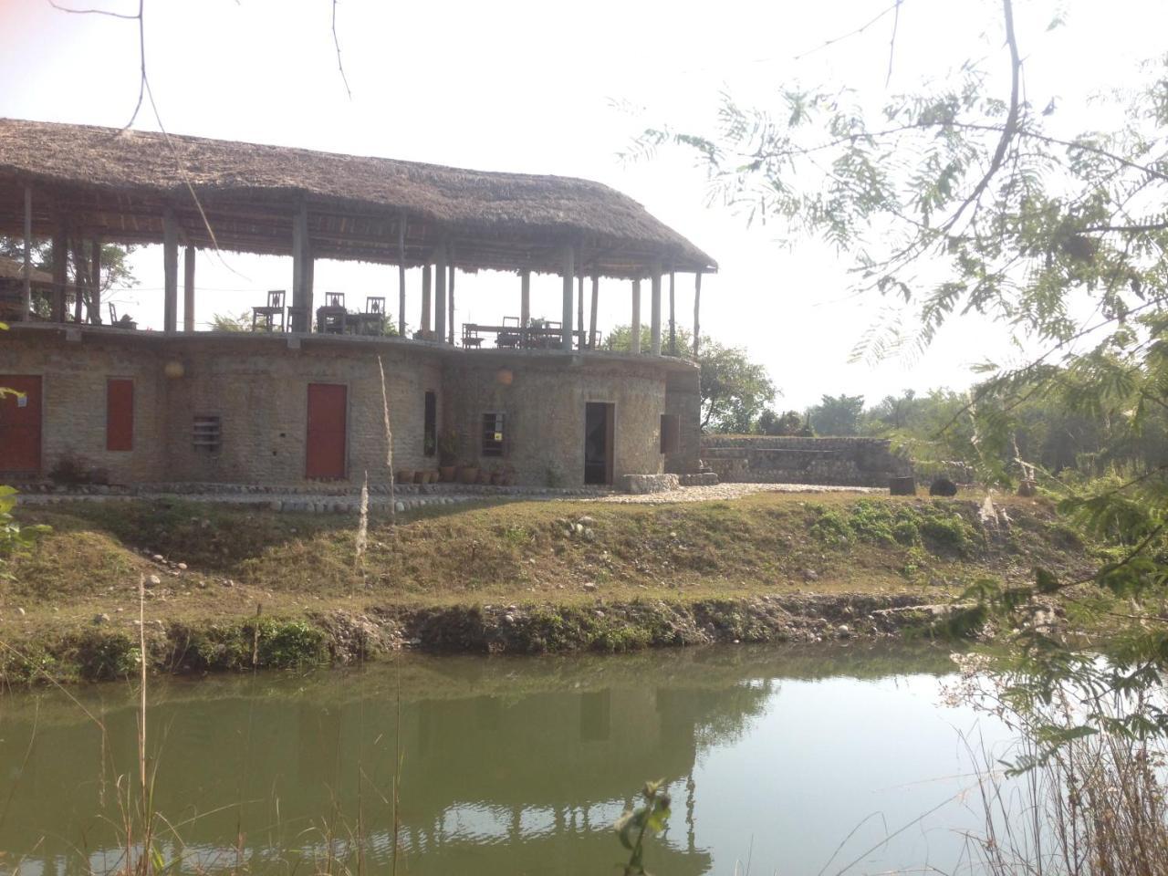 Shanta Ghar A Rustic Guesthouse Chitwan Dış mekan fotoğraf