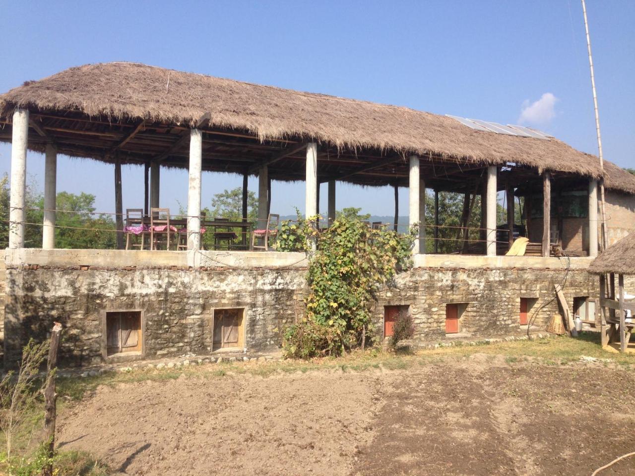 Shanta Ghar A Rustic Guesthouse Chitwan Dış mekan fotoğraf