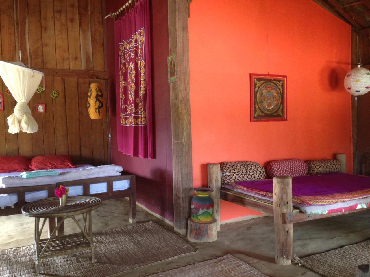 Shanta Ghar A Rustic Guesthouse Chitwan Dış mekan fotoğraf