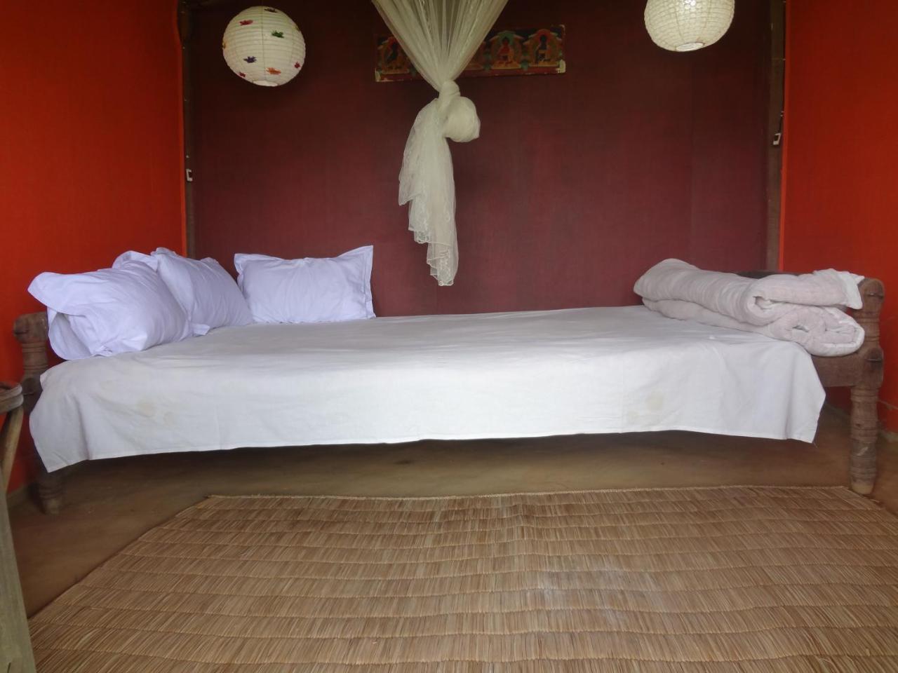 Shanta Ghar A Rustic Guesthouse Chitwan Dış mekan fotoğraf